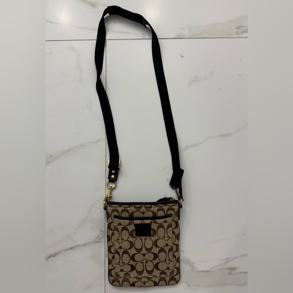 Coach authentic signature crossbody purse